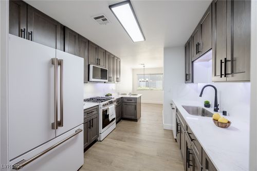 1902-540 W Horizon Ridge Pkwy, Henderson, NV, 89012-5202 | Card Image