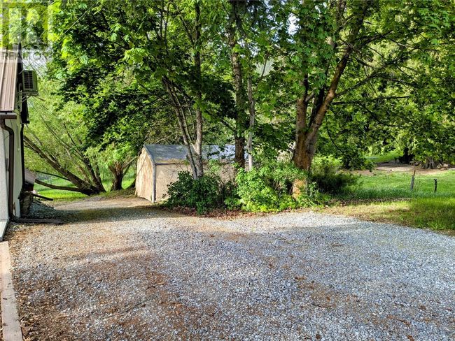 4152 51 St, House other with 2 bedrooms, 2 bathrooms and 10 parking in Canyon BC | Image 24