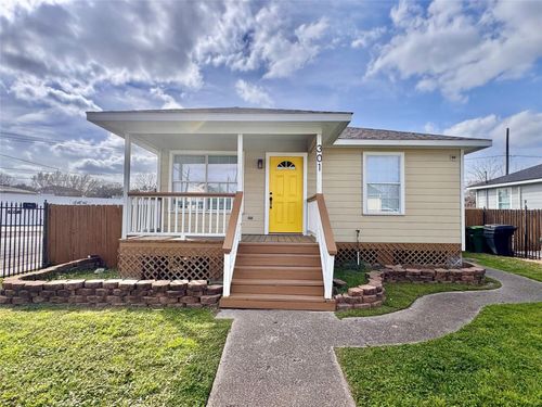 301 Enid St, Houston, TX, 77009-5327 | Card Image