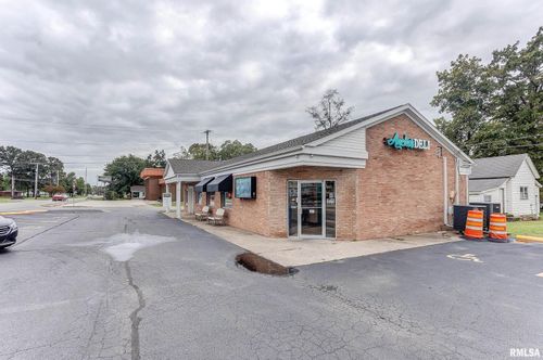 109 S Park St, Sesser, IL, 62884-1722 | Card Image