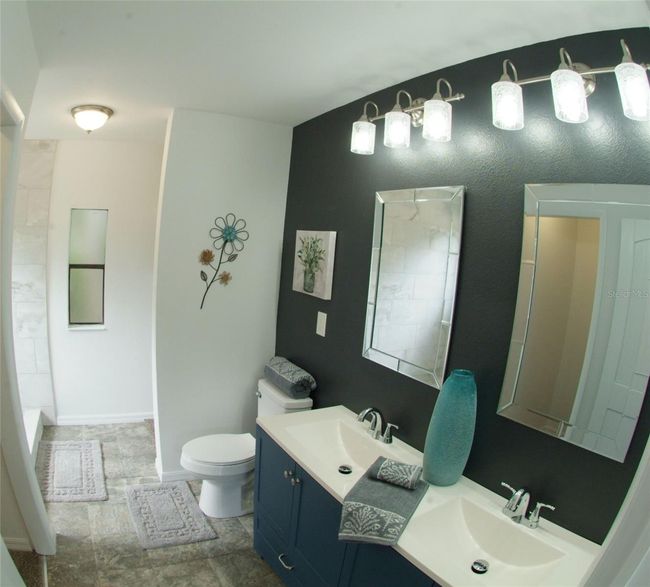 Master Bath with His and Hers Sinks | Image 27