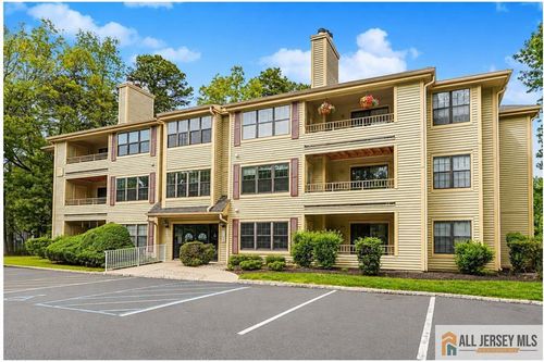 612 Chester Ct, Helmetta, NJ, 08828-1132 | Card Image