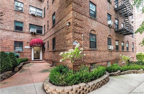 4d-102-25 67th Rd, Forest Hills, NY, 11375-2655 | Card Image