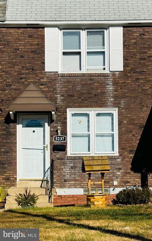 5237 N Springfield Rd, CLIFTON HEIGHTS, PA, 19018-1111 | Card Image