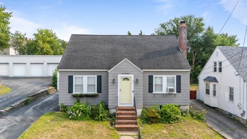 613 Lake Ave, Manchester, NH, 03103-3541 | Card Image