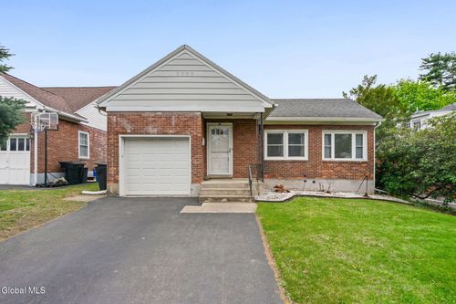 28 Center View Dr, Troy, NY, 12180-1917 | Card Image