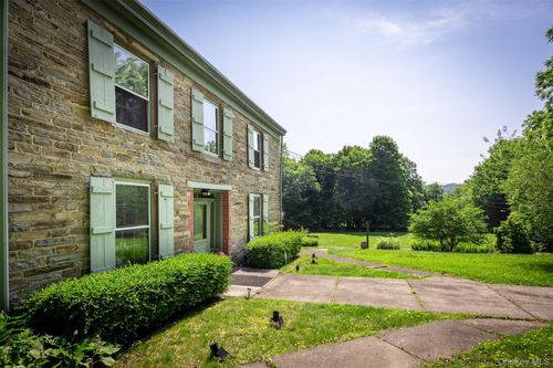 668 N Chodikee Lake Rd, Highland, NY, 12528-2723 | Card Image