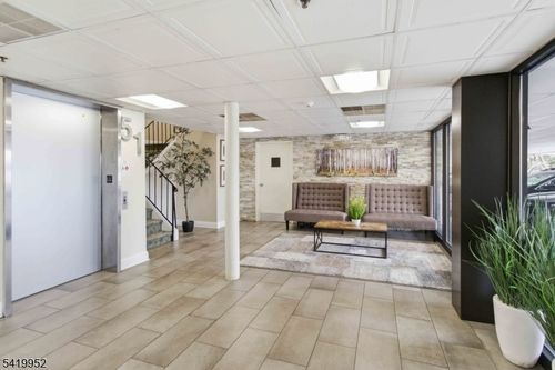 207-51 Mount Kemble Ave, Morristown, NJ, 07960-5170 | Card Image
