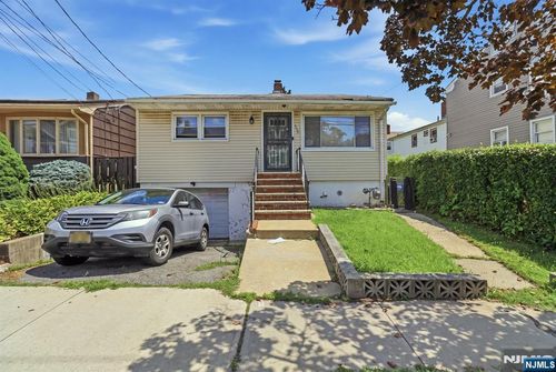 312 Stuyvesant Avenue, Newark, NJ, 07106 | Card Image