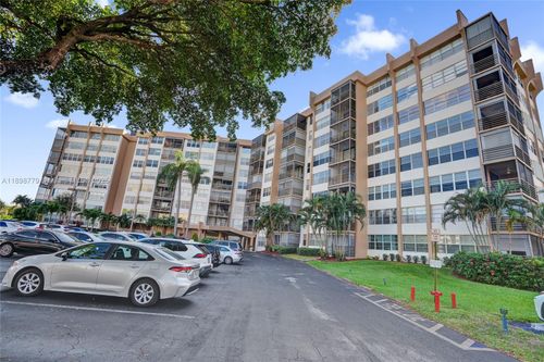 apt-413-1200 Saint Charles Pl, Pembroke Pines, FL, 33026-3331 | Card Image