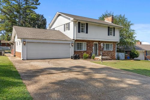 804 Volunteer Dr, Tuscumbia, AL, 35674-3126 | Card Image