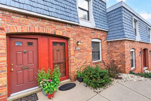 1112 Pennsbury Blvd, Pittsburgh, PA, 15205-1616 | Card Image
