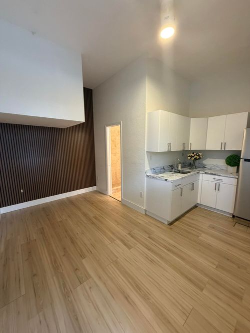 studio-17296 Nw 88th Ct, Hialeah, FL, 33018-6350 | Card Image