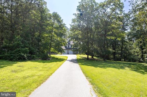 120 Acorn Way, Honey Brook, PA, 19344-9062 | Card Image