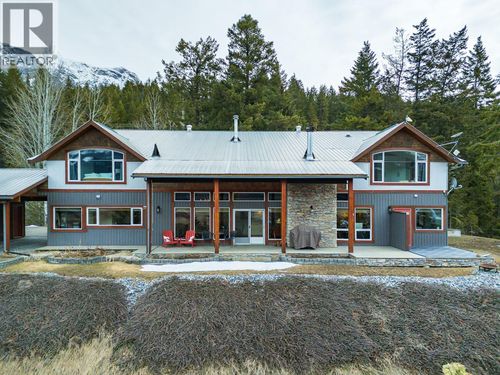 1756 Highway Highway, Golden, BC, V0A1H4 | Card Image