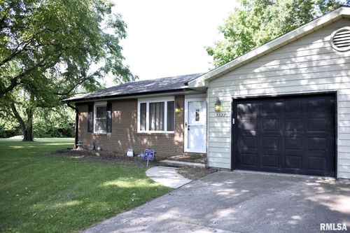 3227 Clarendon Dr, Springfield, IL, 62704-5511 | Card Image