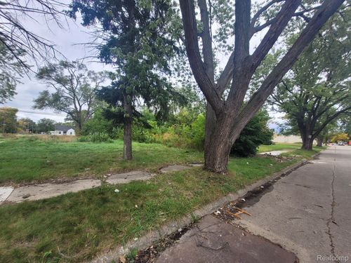 20511 Caldwell St, Detroit, MI, 48234-2418 | Card Image