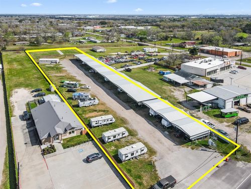 621 S Main St, Highlands, TX, 77562-4231 | Card Image