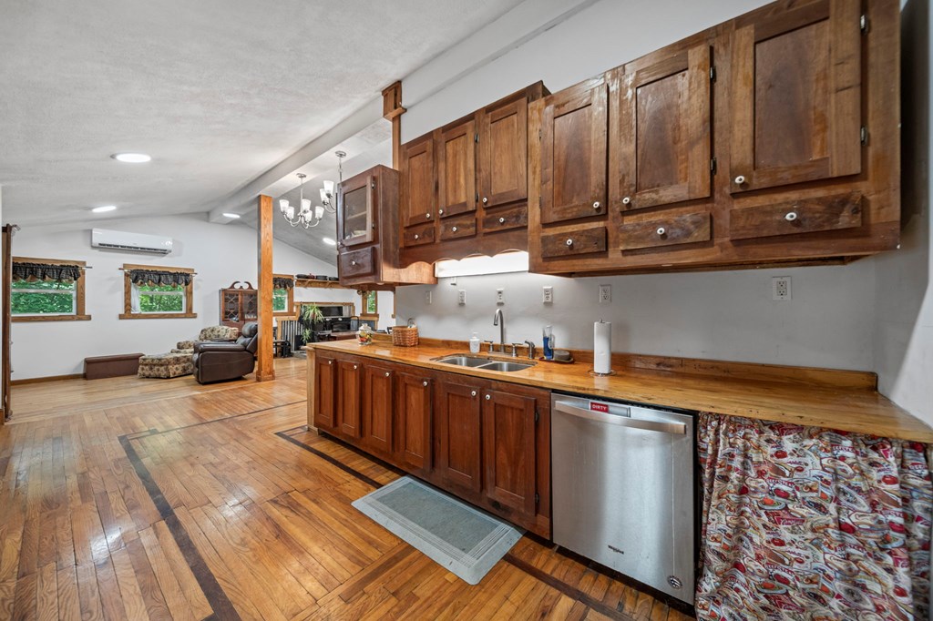 Residential in Oak Hill 2
