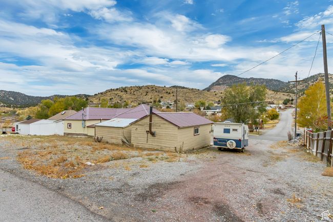 So much RV Parking room | Image 43