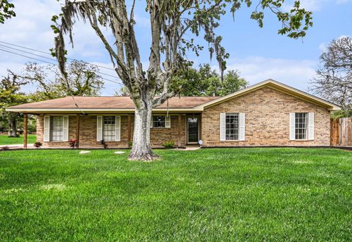 56 W Candlewood St, Lake Jackson, TX, 77566-3102 | Card Image