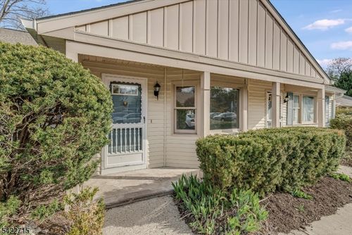 79 Carriage Ln, Sparta, NJ, 07871-1742 | Card Image