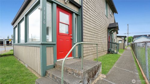 1116 W Wishkah St, Aberdeen, WA, 98520-6832 | Card Image