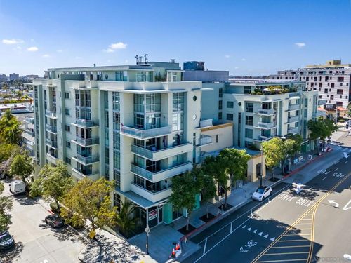 207-3812 Park Blvd, San Diego, CA, 92101 | Card Image