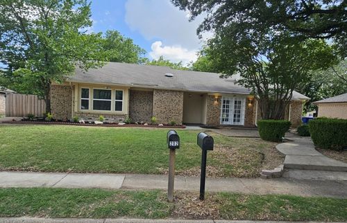 202 E Denton Dr, Euless, TX, 76039-3441 | Card Image