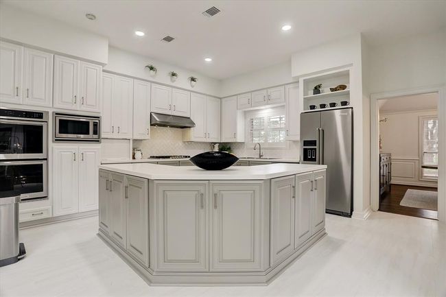 5411 Pine St, House other with 5 bedrooms, 5 bathrooms and 3 parking in Bellaire TX | Image 13