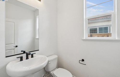 373 373 E Gobind Blvd, Mountain House, CA, 95391 | Card Image