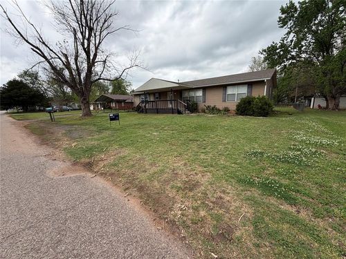 904 4th St, Maysville, OK, 73057-1018 | Card Image