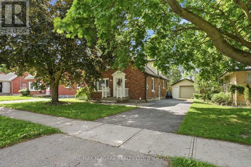 179 Murdock Ave, Waterloo, ON, N2J2M4 | Card Image