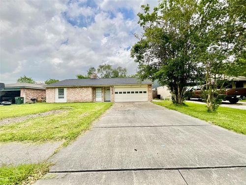 16819 Blackhawk Blvd, Friendswood, TX, 77546-3405 | Card Image