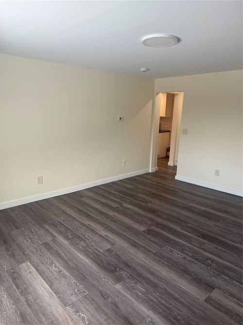 1-92 Wigsten Rd, Pleasant Valley, NY, 12569-6027 | Card Image