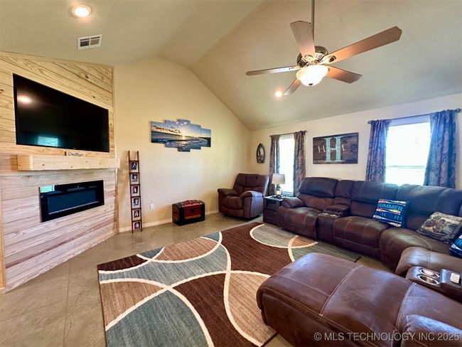 1700 Nance Rd, House other with 3 bedrooms, 2 bathrooms and null parking in Kingston OK | Image 8