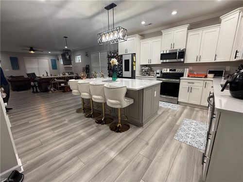 1614 Hawthorne Dr, Chesapeake, VA, 23325-3848 | Card Image