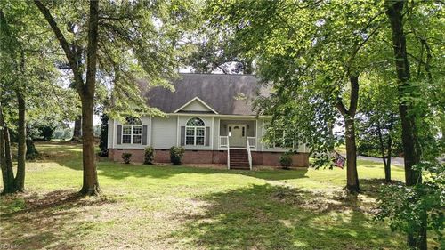 18320 Lakeside Dr, Courtland, VA, 23837-2626 | Card Image