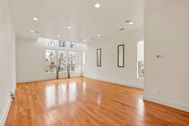 APT-1 - 1600 N Haskell Ave, Condo with 2 bedrooms, 3 bathrooms and null parking in Dallas TX | Image 5