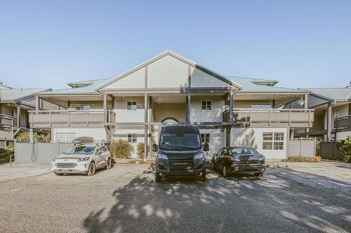 23-689 Park Rd, Gibsons, BC, V0N1V7 | Card Image