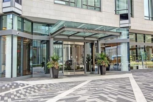 2710-45 Charles St E, Toronto, ON, M4Y0B8 | Card Image