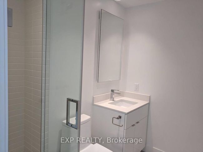 4311 - 7 Grenville St, Condo with 3 bedrooms, 2 bathrooms and null parking in Toronto ON | Image 7