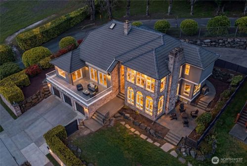 4550 49th Ave Ne, Seattle, WA, 98105-3828 | Card Image