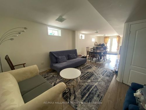 15 Bingham St, Richmond Hill, ON, L4C8Y6 | Card Image