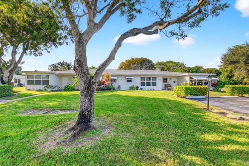 7293 W Oakridge Cir, Lantana, FL, 33462-5361 | Card Image