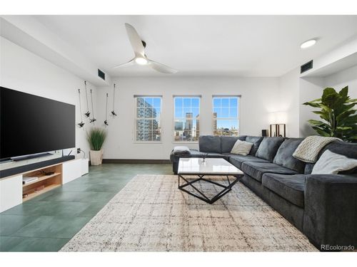 6g-n-975 N Lincoln St, Denver, CO, 80203-2725 | Card Image
