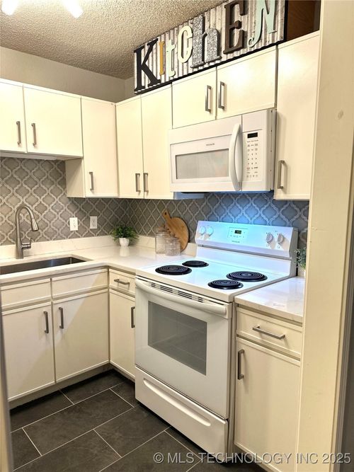 2240 Quantico St, Broken Arrow, OK, 74011-1411 | Card Image