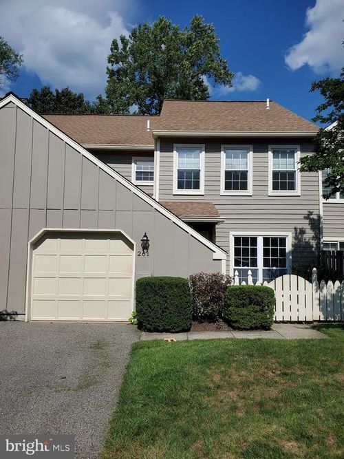 261 Tulip Tree Ct, BLUE BELL, PA, 19422-2808 | Card Image
