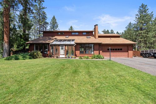 725 E Timberwood Cir, Spokane, WA, 99208-9733 | Card Image
