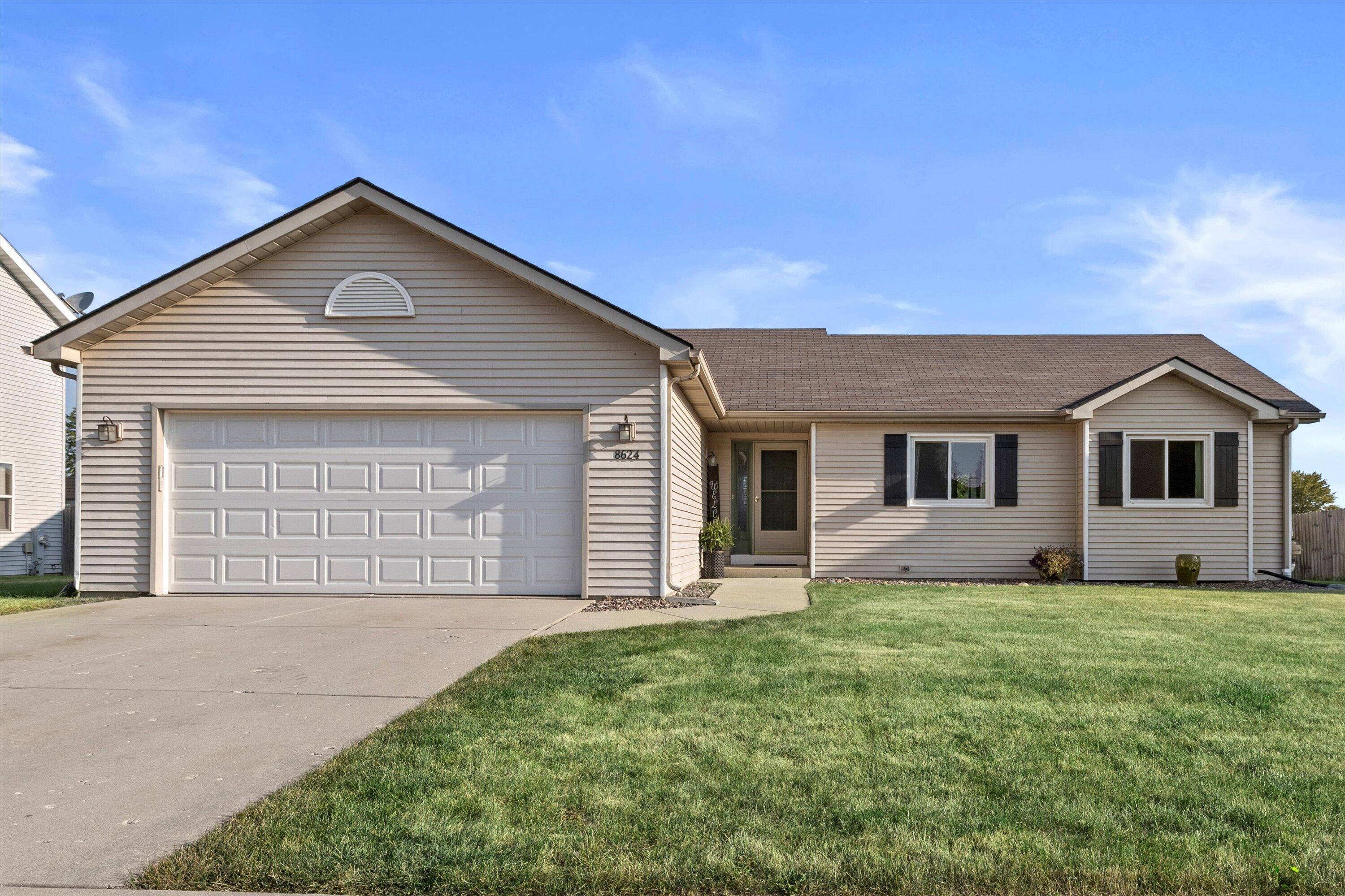 Queensbury Ln, Sturtevant, WI 53177
